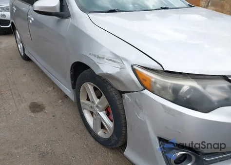 2013 Toyota Camry Se z USA, uszkodzony, nr VIN 4T1BF1FK7DU270827